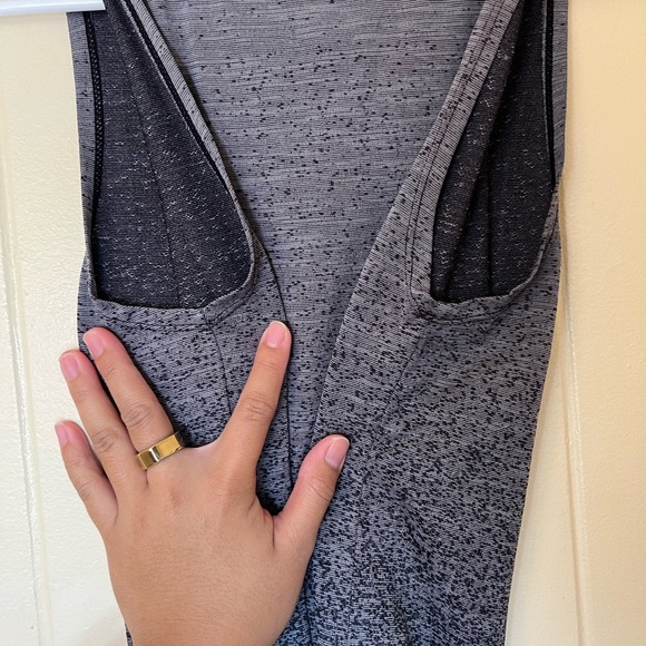 SOLD Nike Grey Dri-Fit Ombré Workout Tank Top (Gym, Running, Training) Size XS - Picture 5 of 9